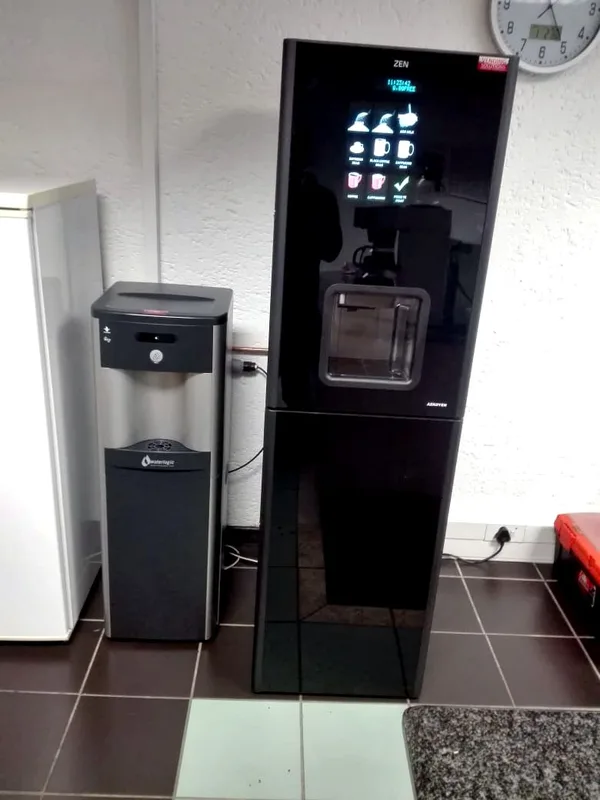 Coffee machine and water cooler, canteen corner