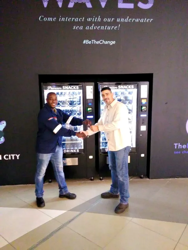 Handshake at a twin-machine handover